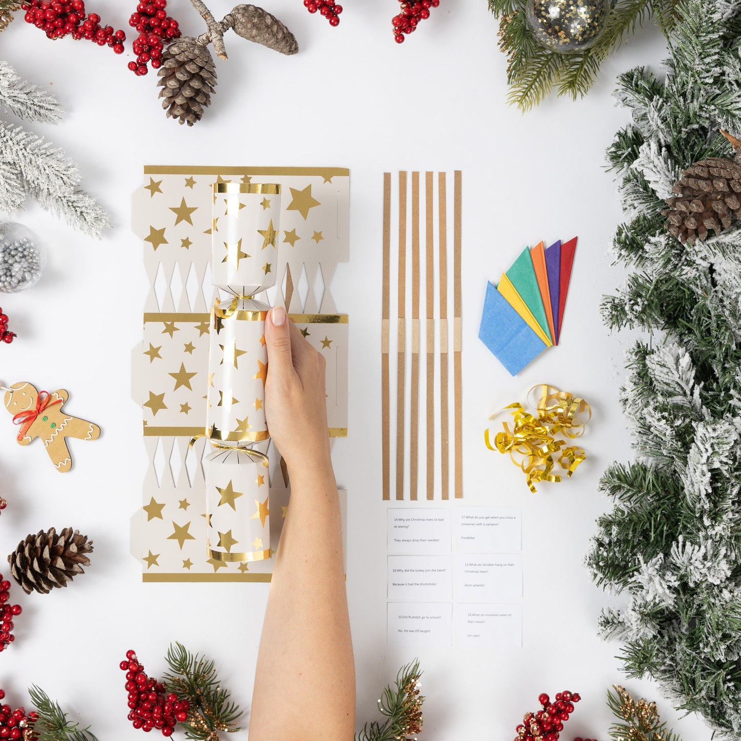 Make Your Own Christmas Cracker kit Hats Snaps Crackers Jokes gold star