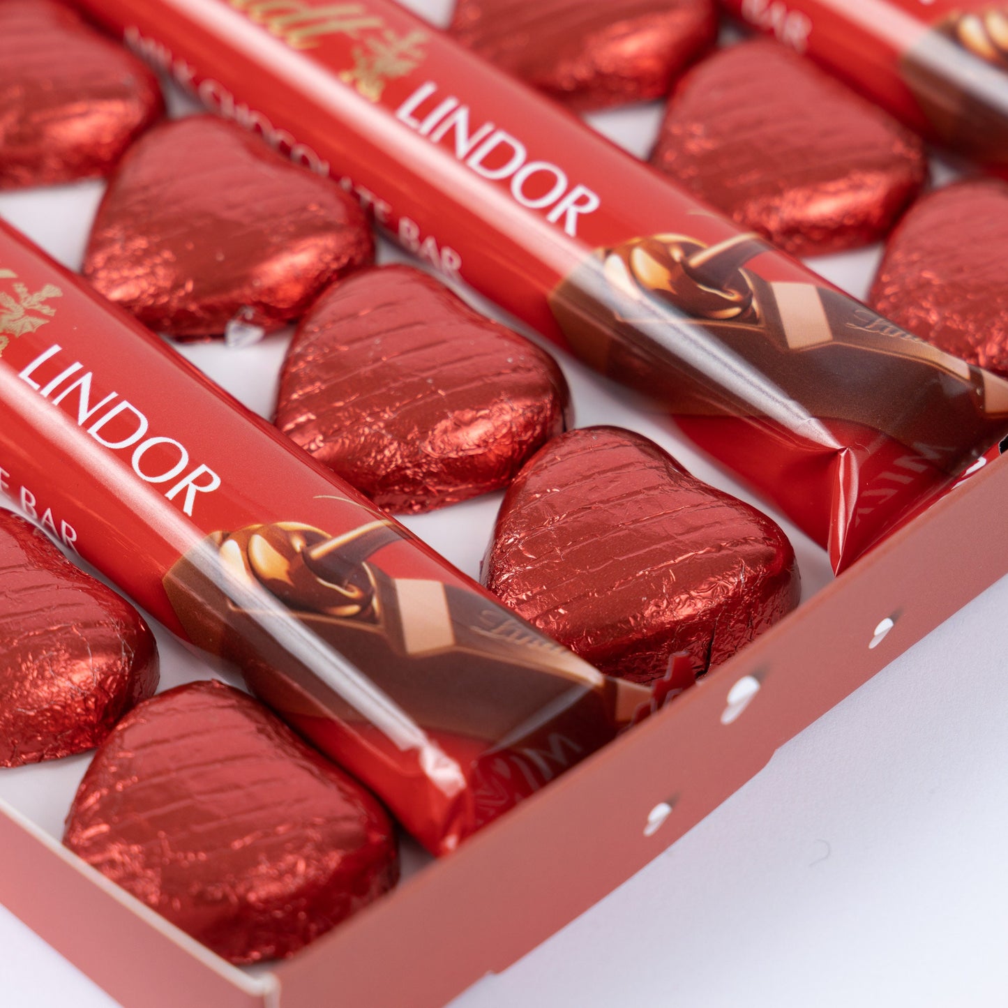 Lindt Lindor Milk Chocolate Bars & Hearts Gift Box Hamper Valentines Present