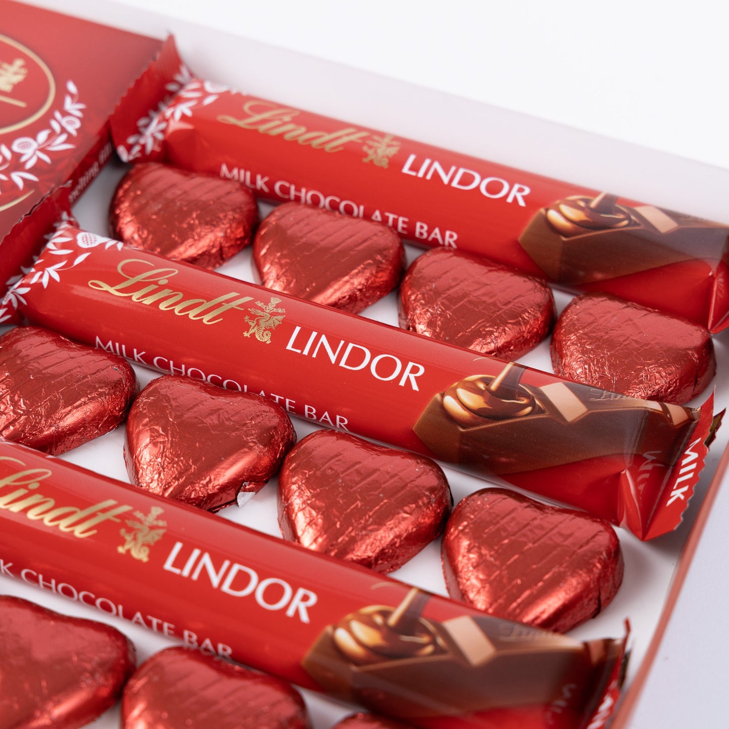 Lindt Lindor Milk Chocolate Bars & Hearts Gift Box Hamper Valentines Present