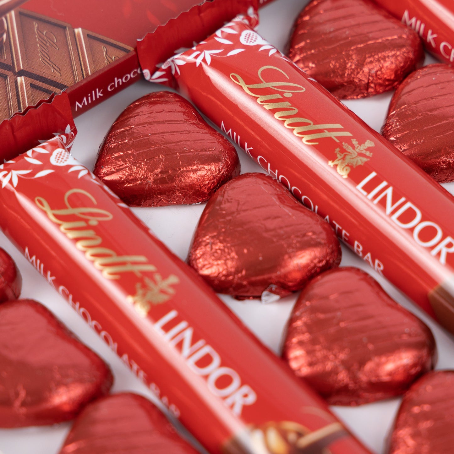 Lindt Lindor Milk Chocolate Bars & Hearts Gift Box Hamper Valentines Present