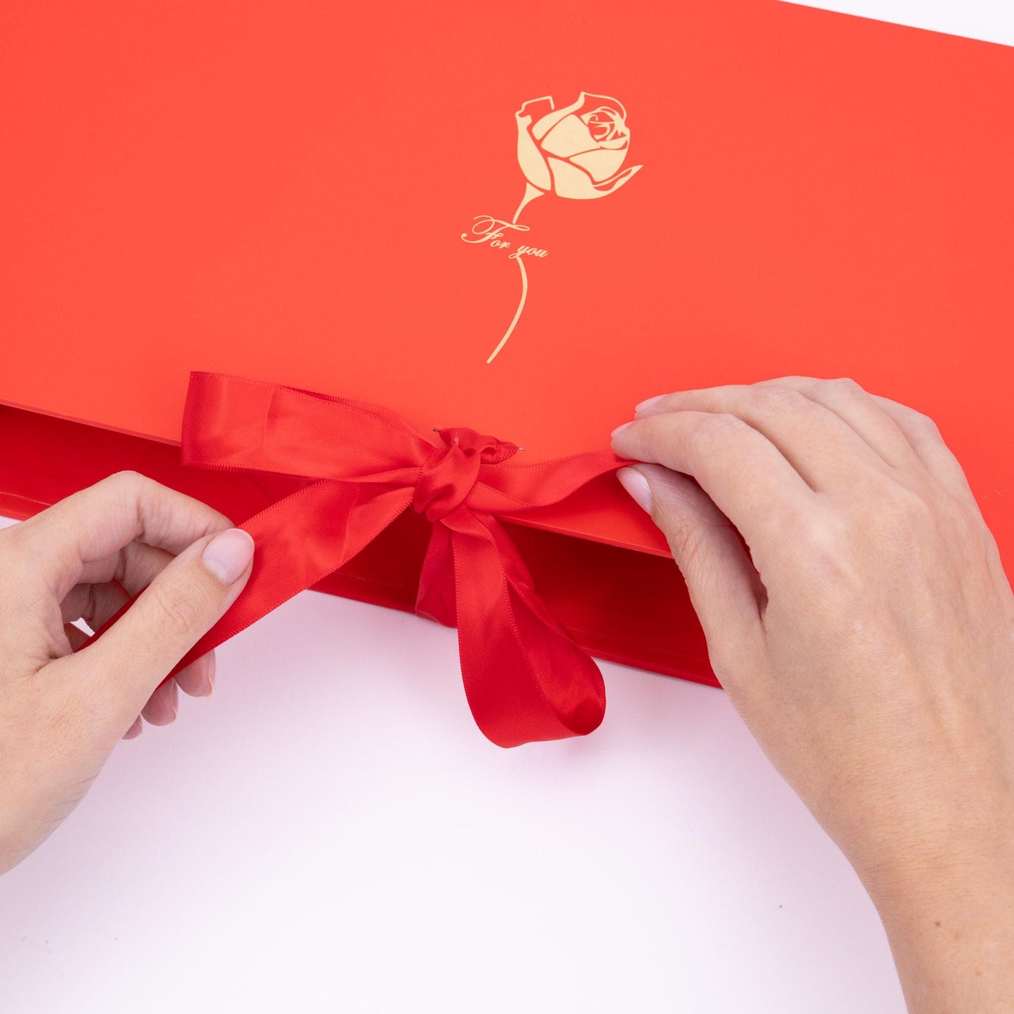 Lindt Milk Chocolate Gift Set: Truffles & Soap Roses Hamper