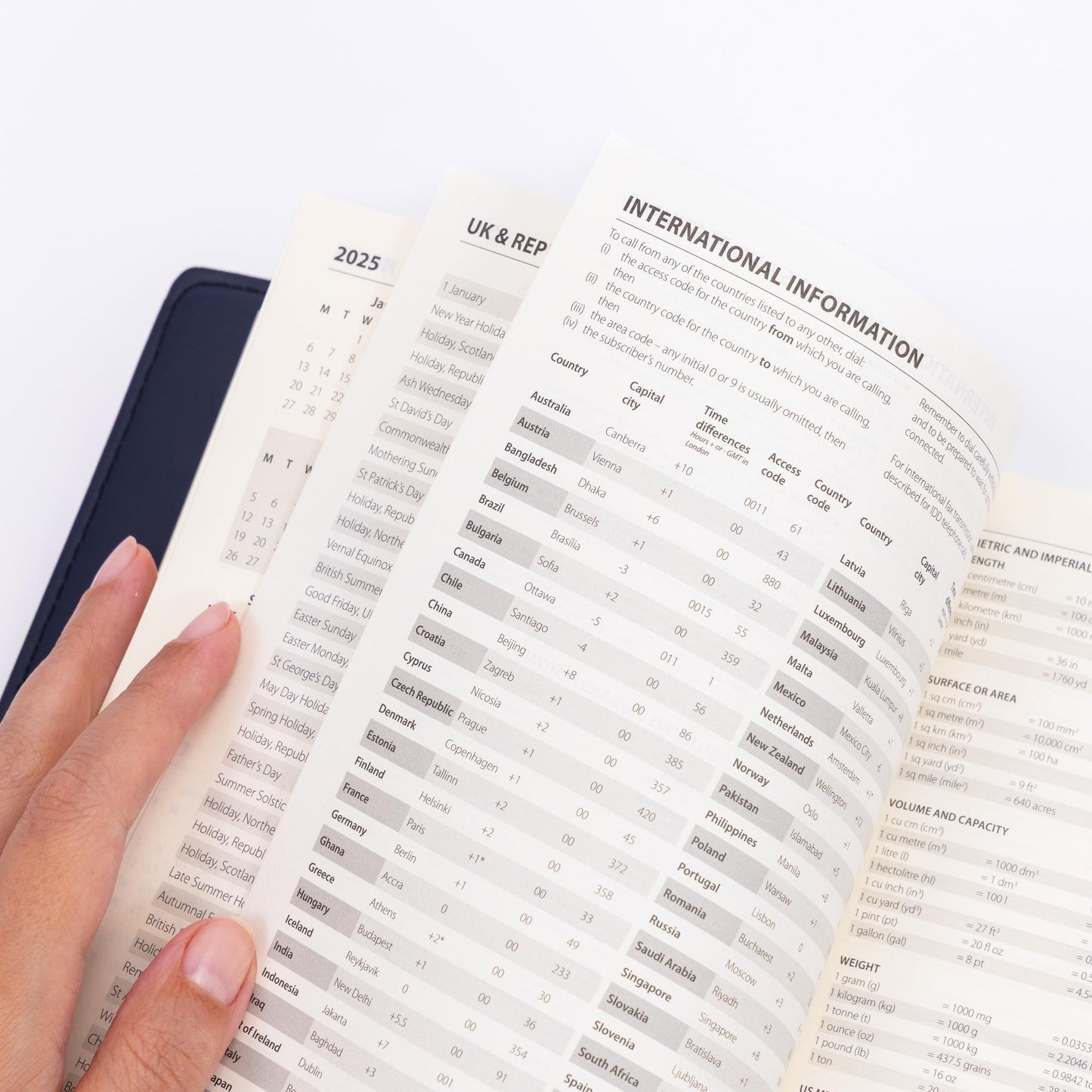 2026 A5 & A6 Week to View Diary Organiser with Pen A-Z Address Index Book