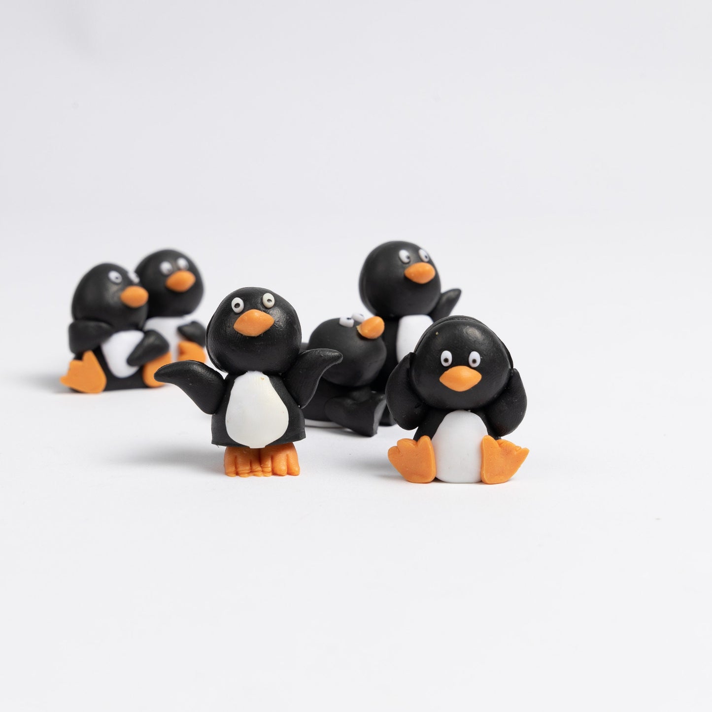 6 x mini Penguin Christmas Cake Decorations yule log cupcake toppers