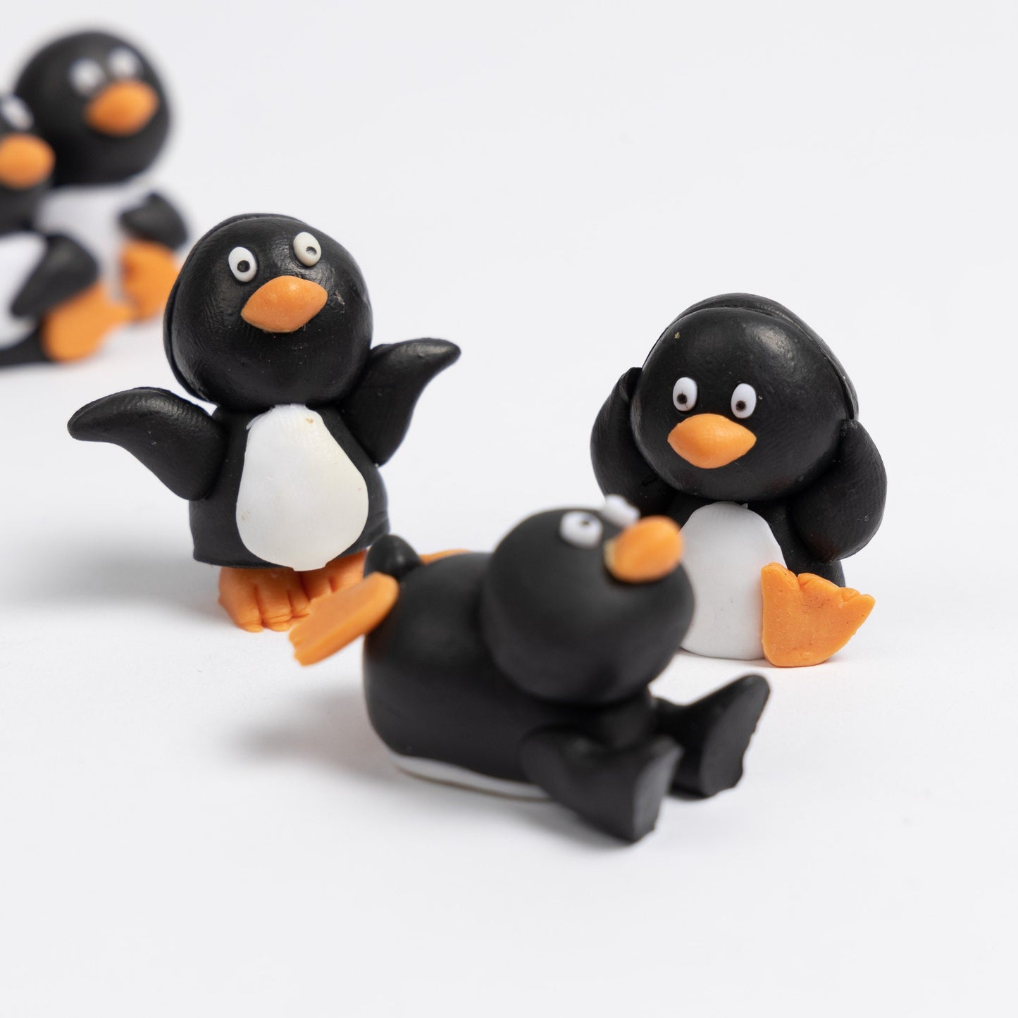 6 x mini Penguin Christmas Cake Decorations yule log cupcake toppers