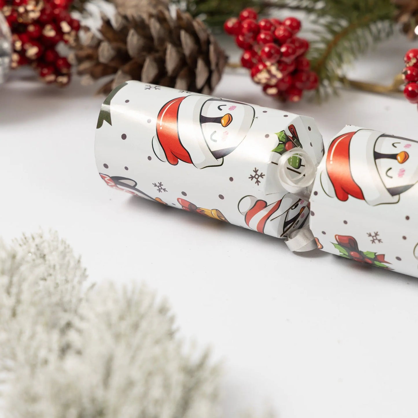 12 x Make Your Own Penguin Christmas Crackers Keechi & co.