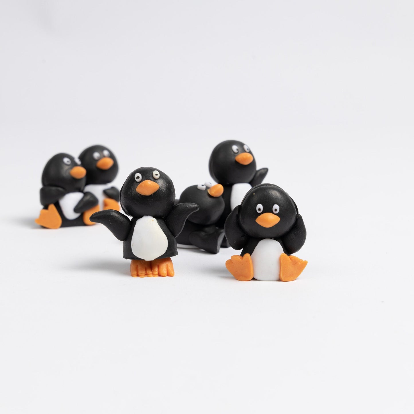 mini Penguin Christmas Cake Decorations yule log cupcake toppers 6 x Keechi & co.