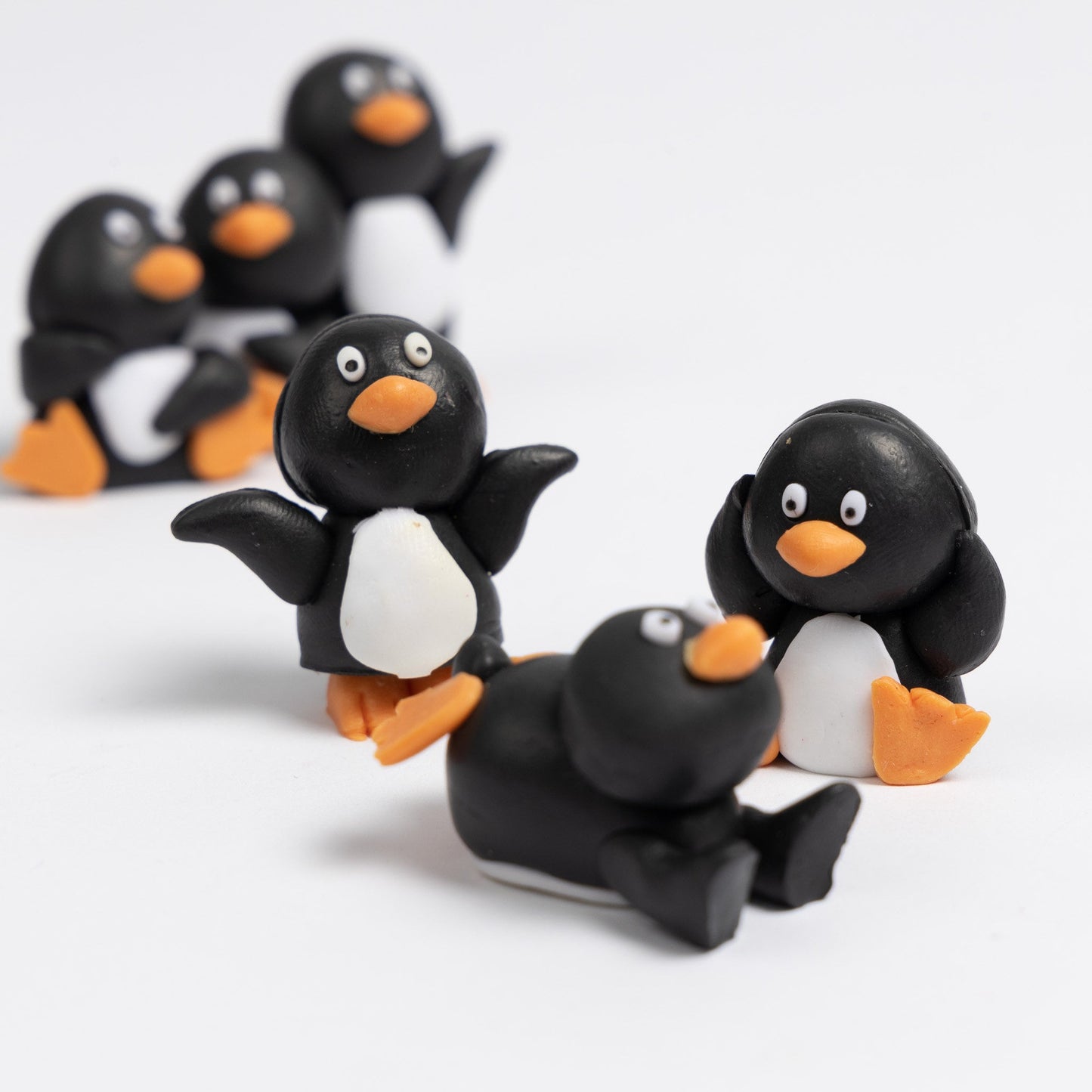 mini Penguin Christmas Cake Decorations yule log cupcake toppers 6 x Keechi & co.