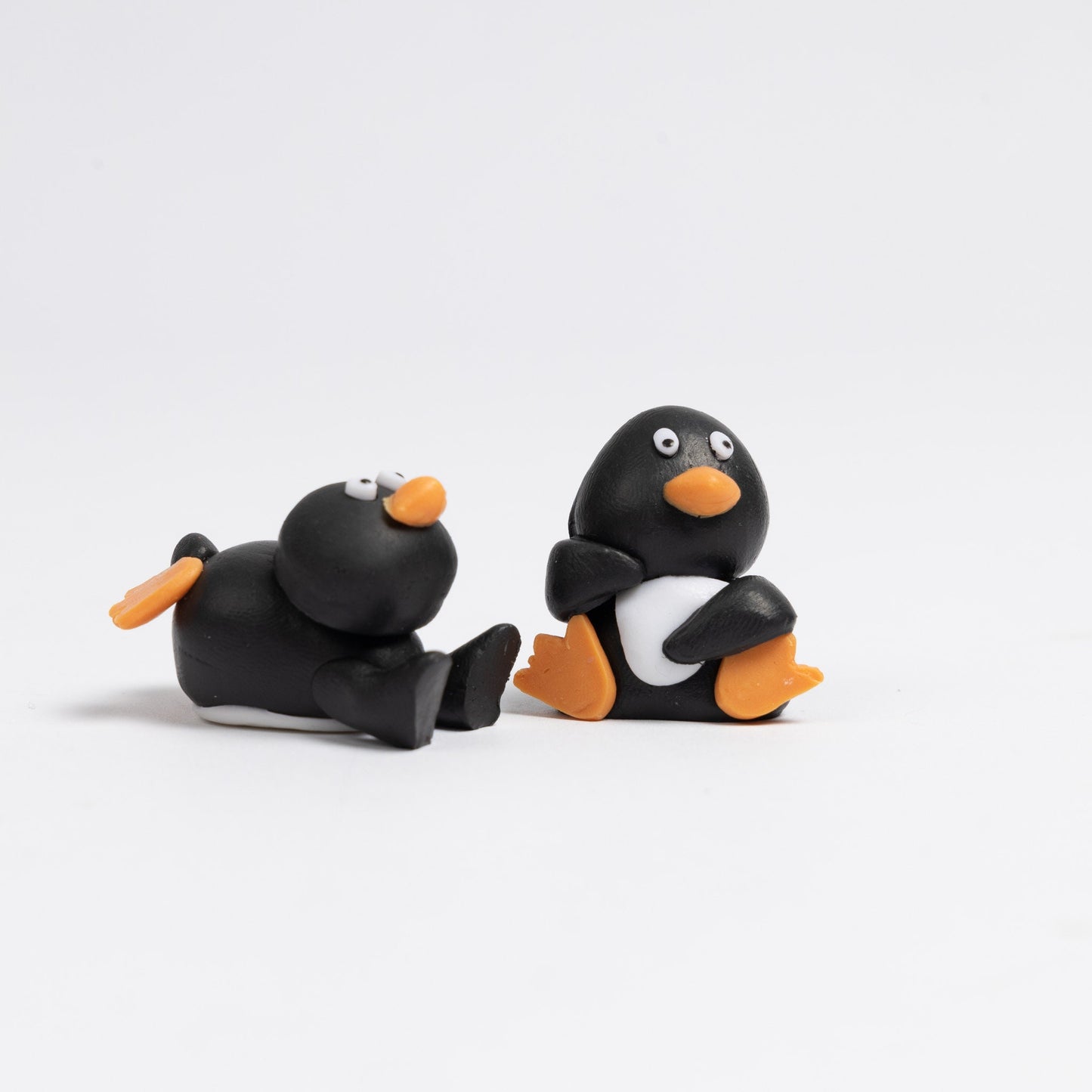 Mini penguin 6Pc set Cake Decorations Kit Santa's Snowmen Trees Teddy Reindeer Christmas Signs Motto Birthday Yule Log Toppers (Penguin)