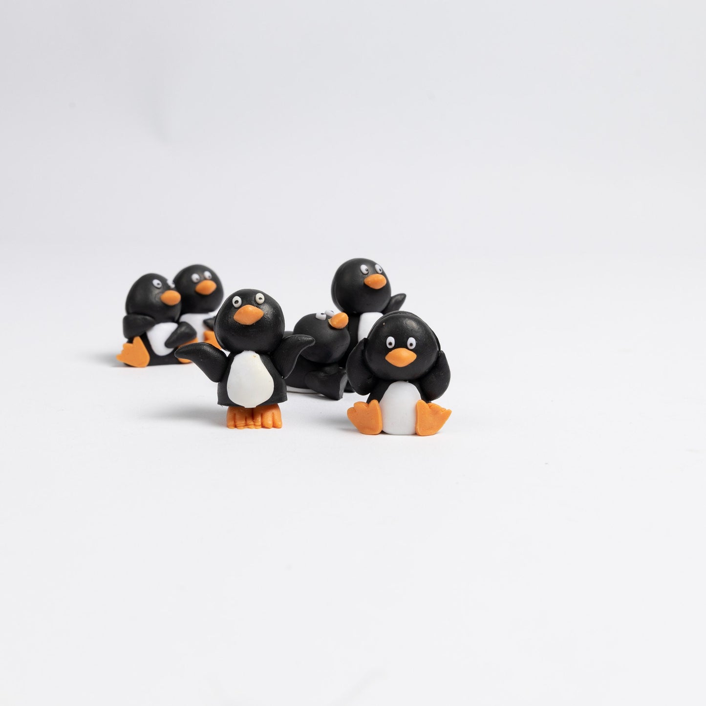 Mini penguin 6Pc set Cake Decorations Kit Santa's Snowmen Trees Teddy Reindeer Christmas Signs Motto Birthday Yule Log Toppers (Penguin)