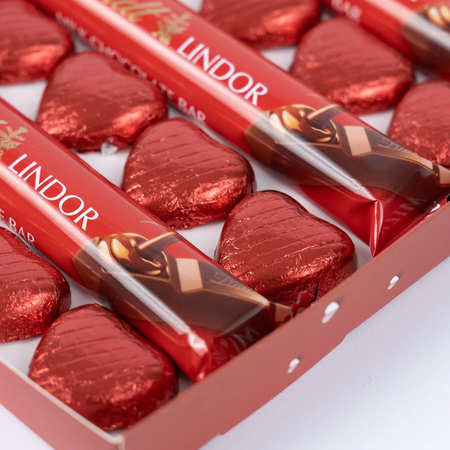 Lindt Lindor Milk Chocolate Bars & Hearts Gift Box Hamper Valentines Present Keechi & co.