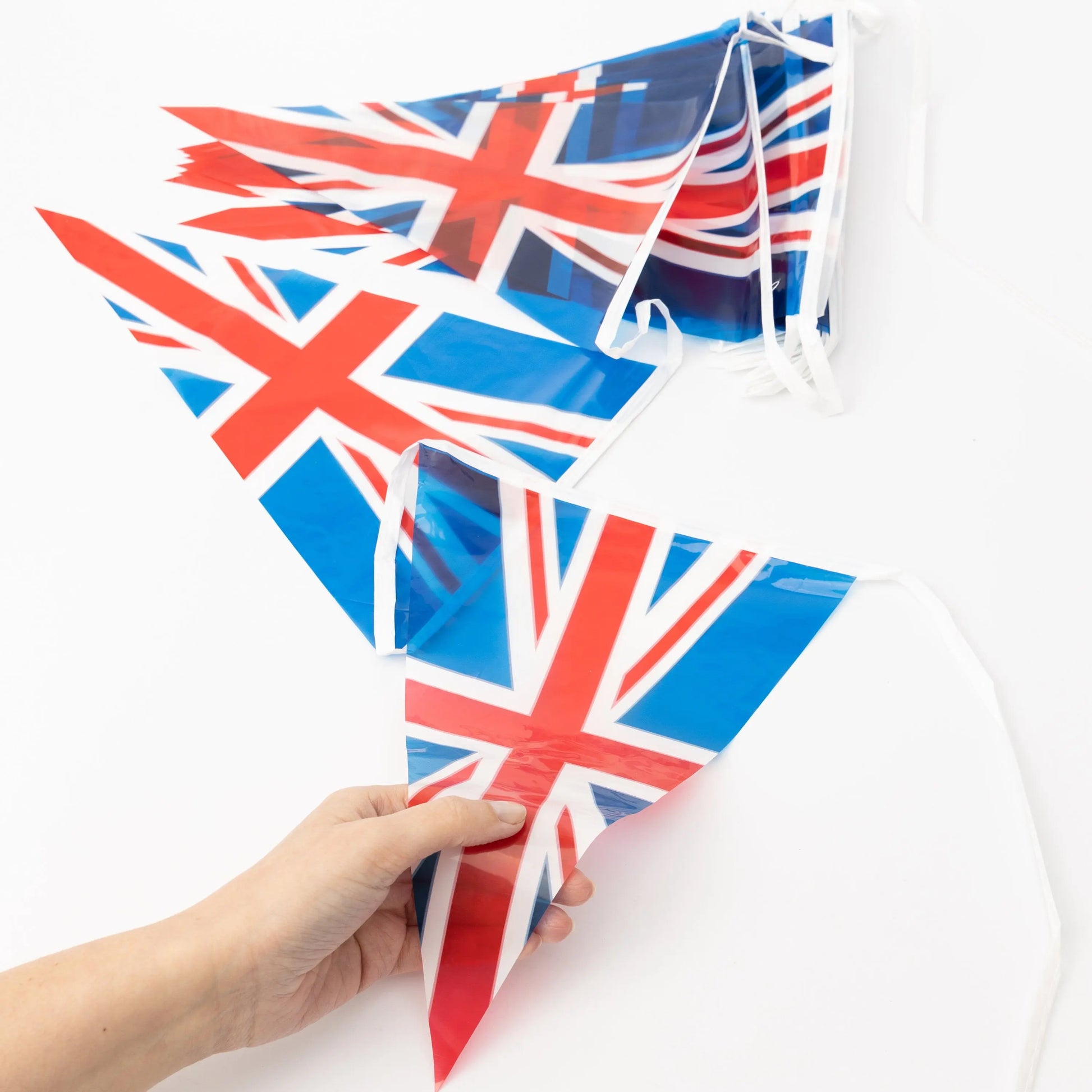 100 Flags Union Jack Triangle Bunting Party Decorations Keechi & co.