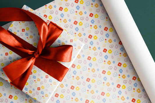Flower Power Gift Wrapping Paper: Botanical Daisy Print (3 Sheets)
