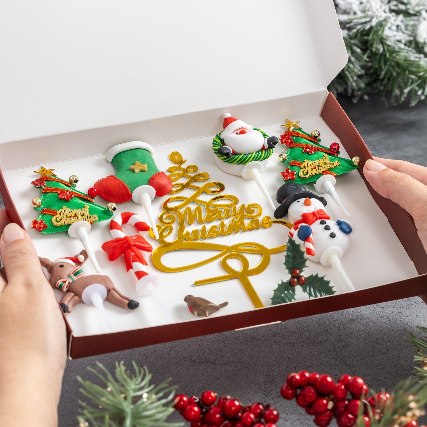 luxury piece deluxe  setSET Merry Christmas Cake Decorations yule log cupcake toppers 10 x