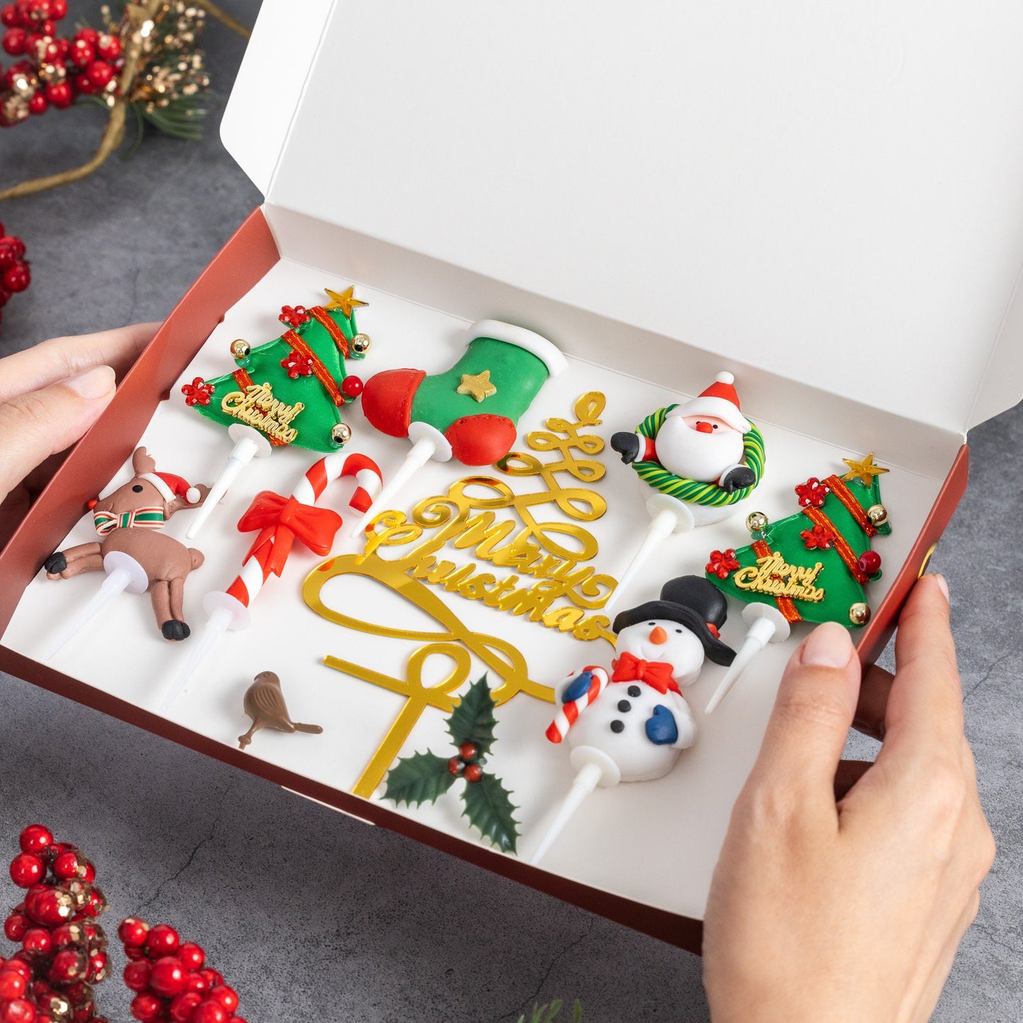 luxury piece deluxe  setSET Merry Christmas Cake Decorations yule log cupcake toppers 10 x