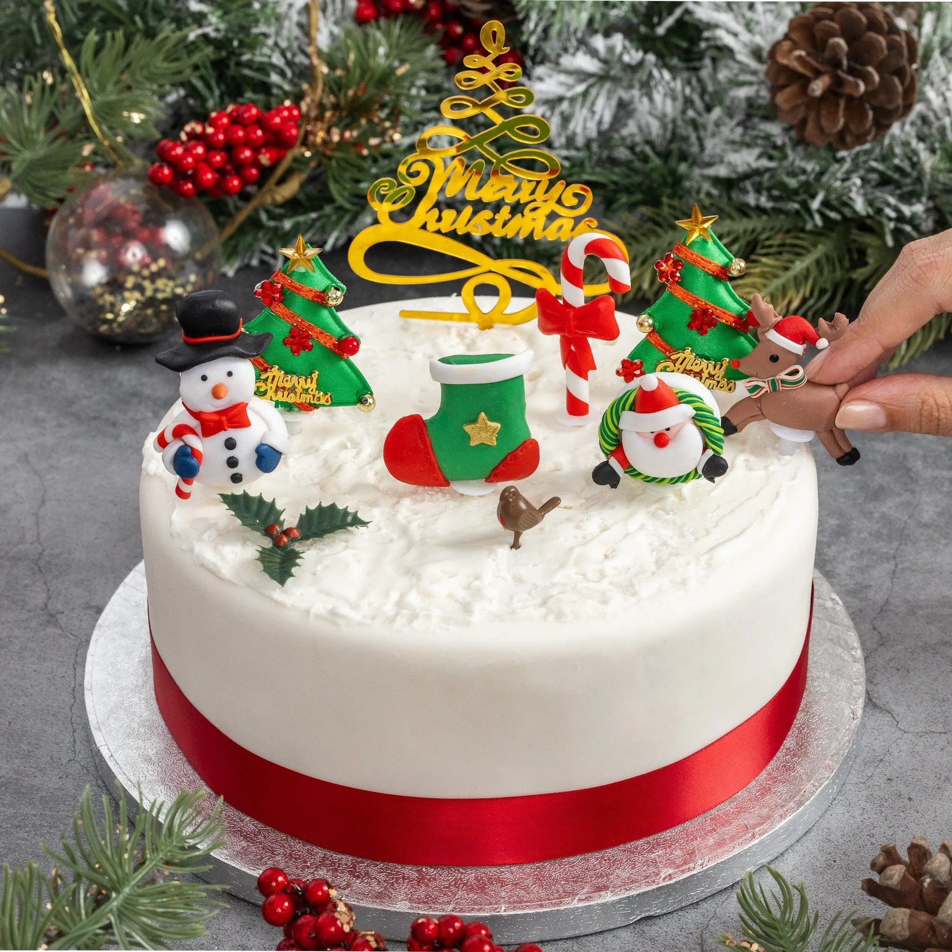 luxury piece deluxe  setSET Merry Christmas Cake Decorations yule log cupcake toppers 10 x Keechi & co.