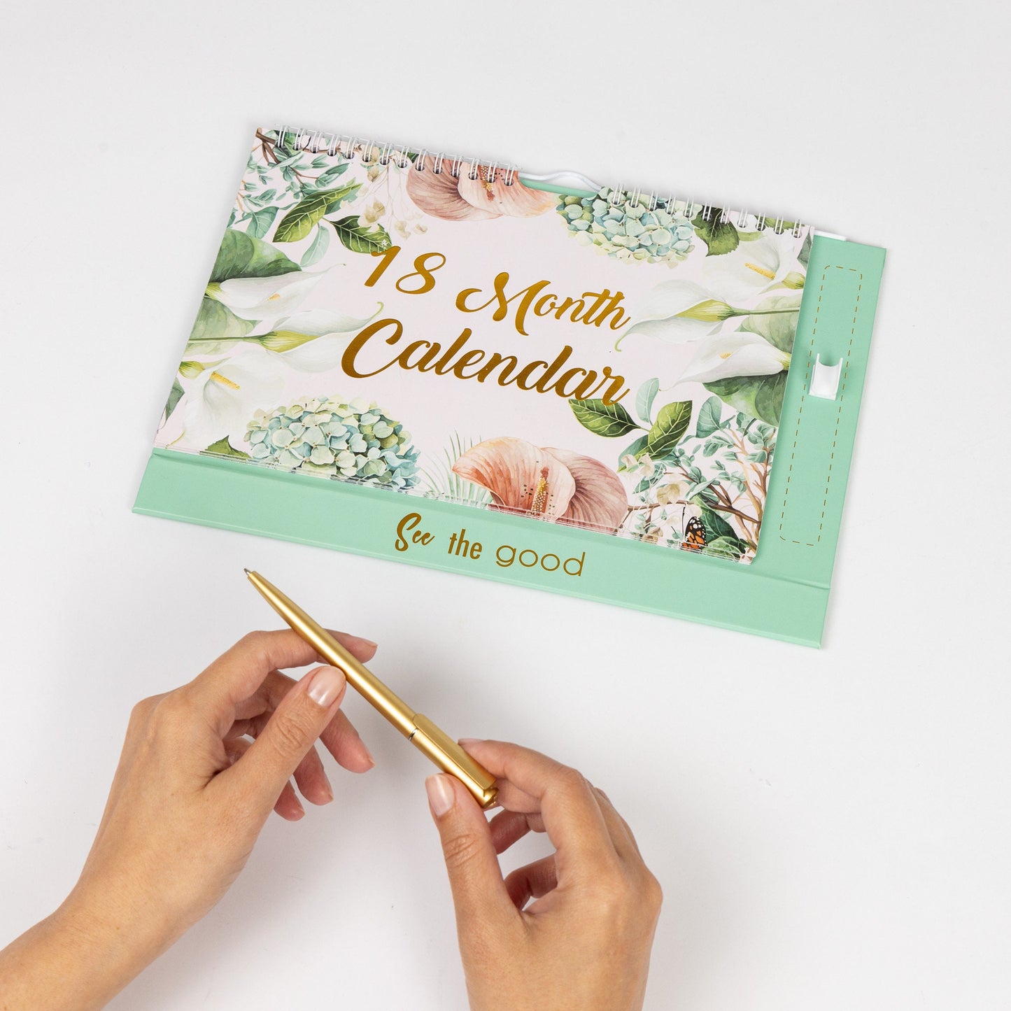 Floral 18-Month Desk Calendar: July 2024 - Dec 2025