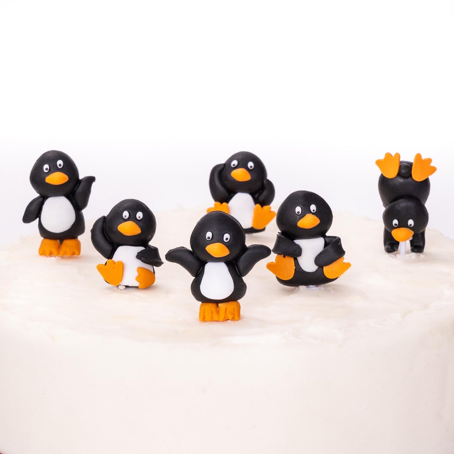 Penguin cake topper 6Pcs Mini Cake Decorations Kit Birthday Wedding Yule Log Christmas Toppers (Penguin)