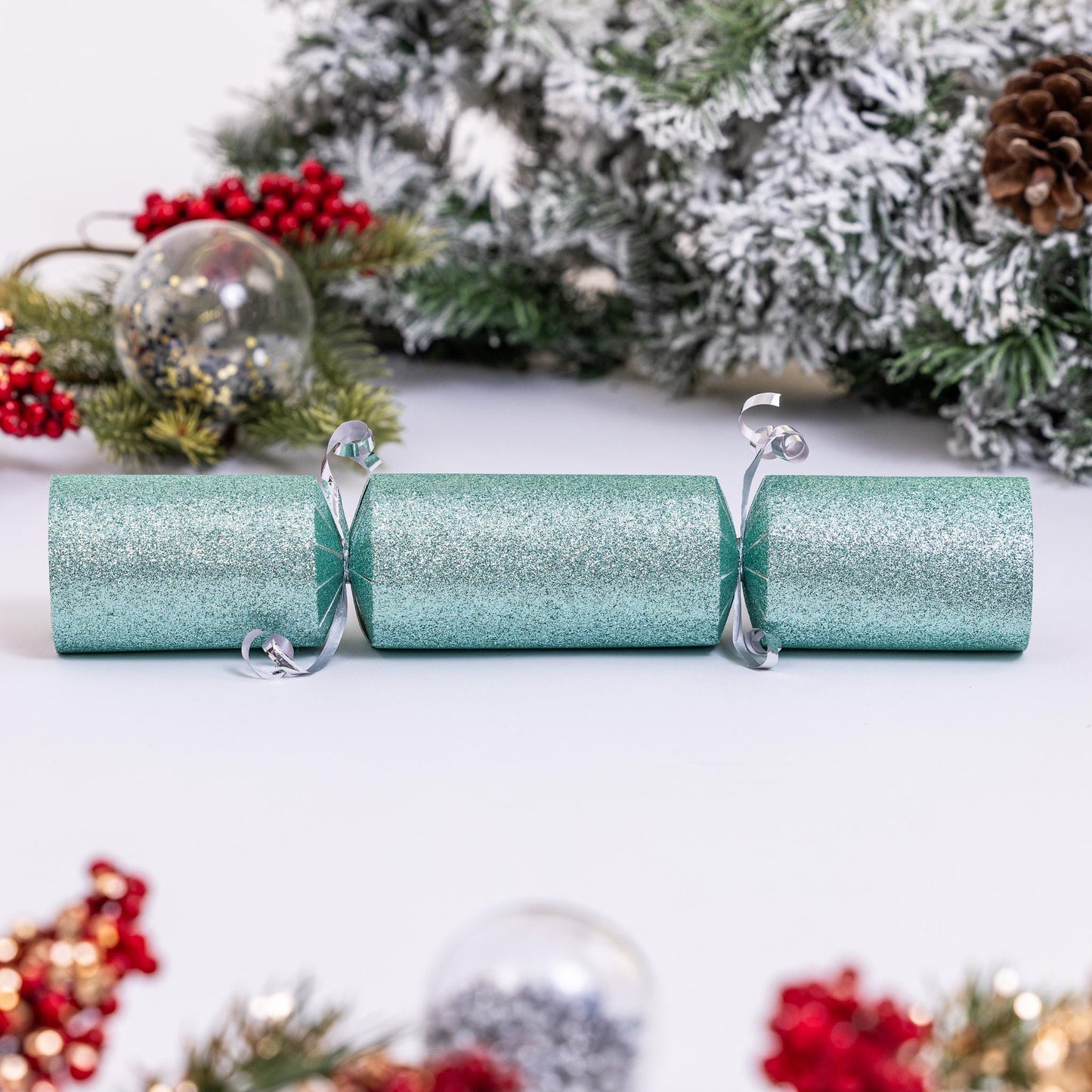 DIY Christmas Cracker Kit: Mint Glitter, Hats, Snaps - Pack of 6
