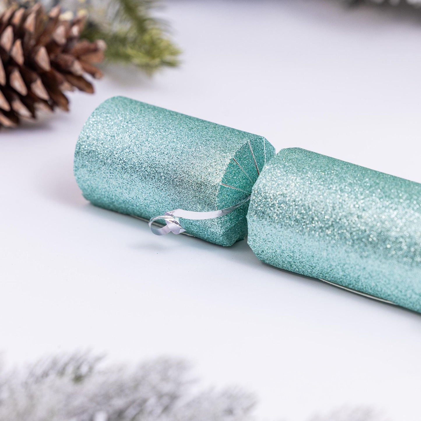 DIY Christmas Cracker Kit: Mint Glitter, Hats, Snaps - Pack of 6