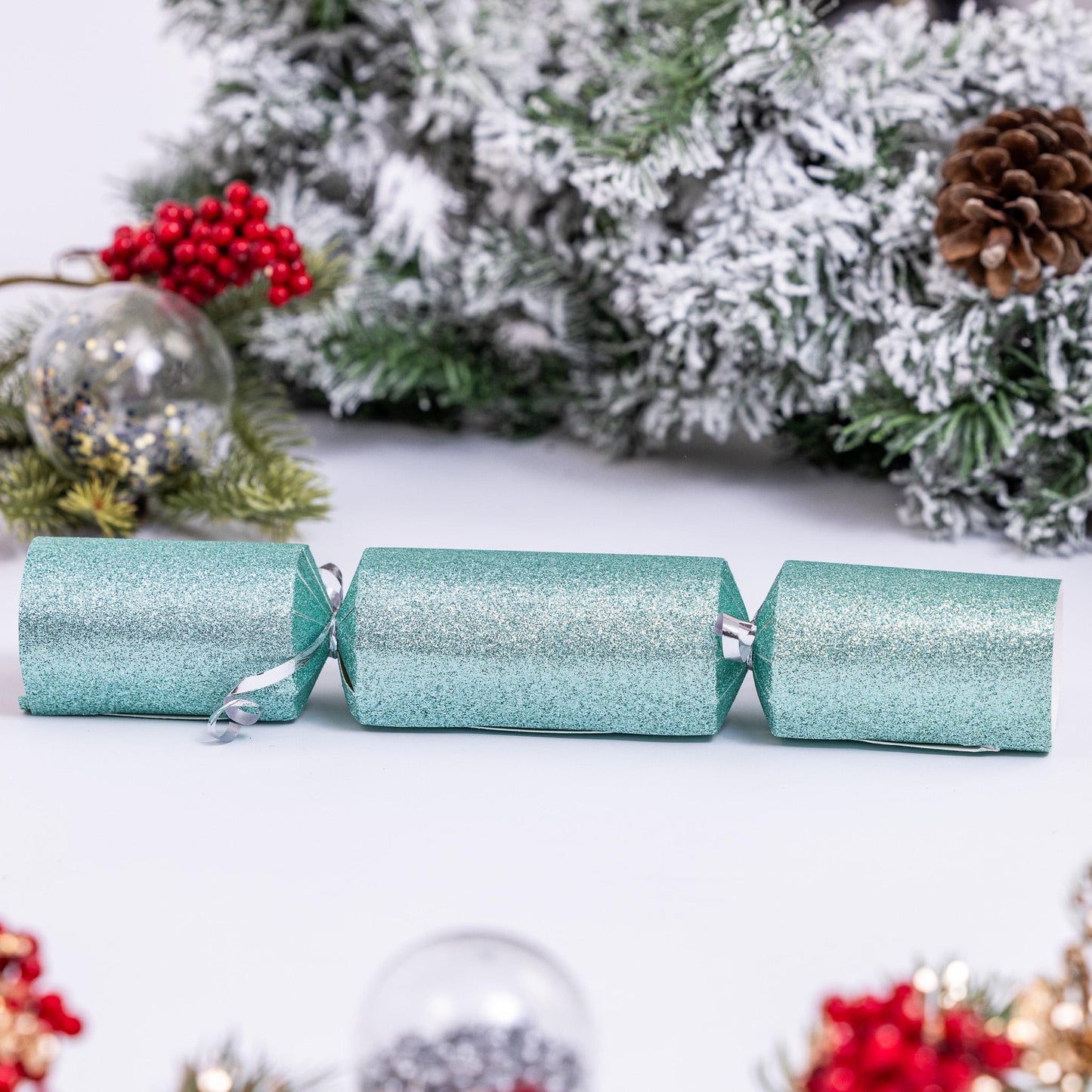 DIY Christmas Cracker Kit: Mint Glitter, Hats, Snaps - Pack of 6