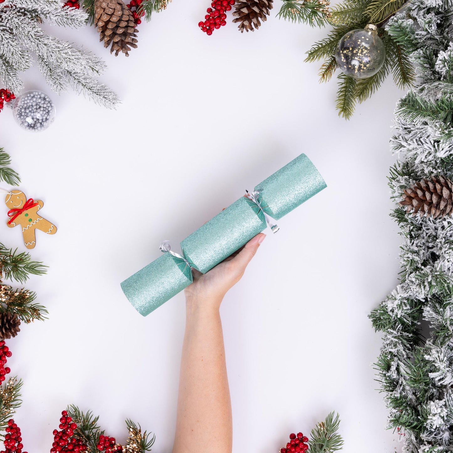 DIY Christmas Cracker Kit: Mint Glitter, Hats, Snaps - Pack of 6