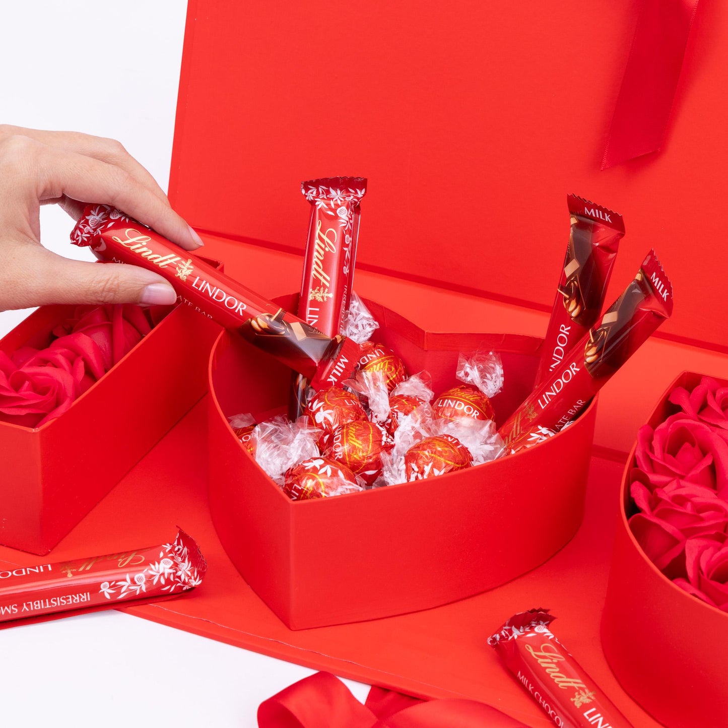 Lindt Milk Chocolate Gift Set: Truffles & Soap Roses Hamper