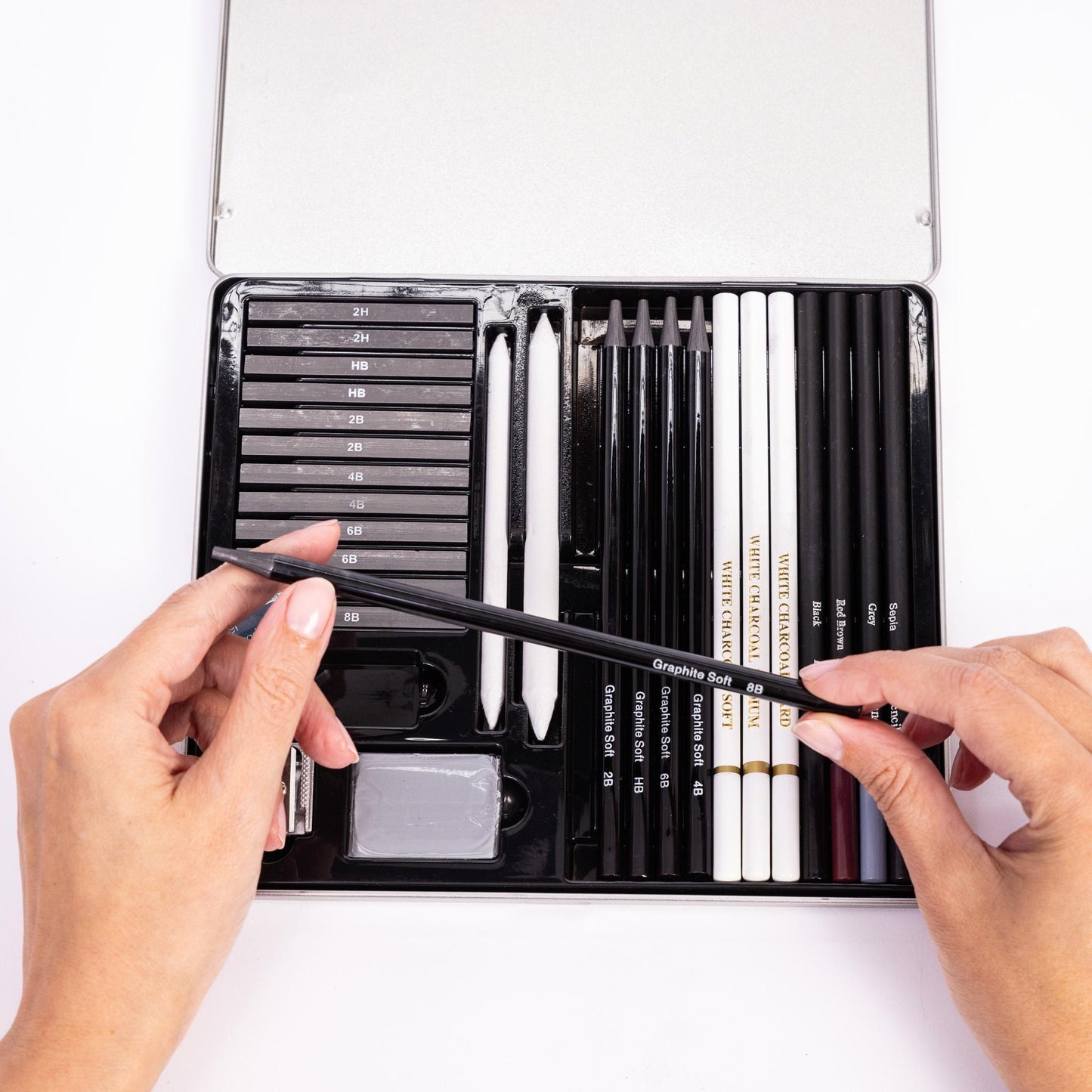 Artist Drawing Set Tin Sketching Box Pencils Pastels Charcoal Graphite Sticks