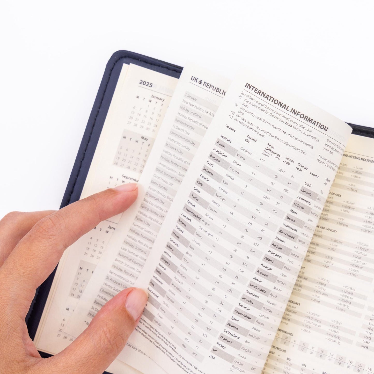 2026 Diary A6 Week to View Organiser with Pen A-Z Address Index Book