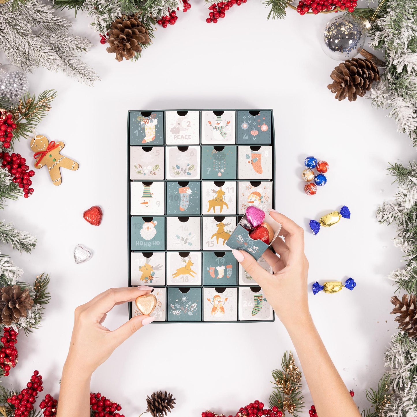 Fill your Own Advent Calendar 1-24 Draws Christmas Countdown